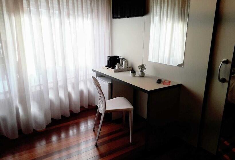 بنسيون Hostal Vendaval