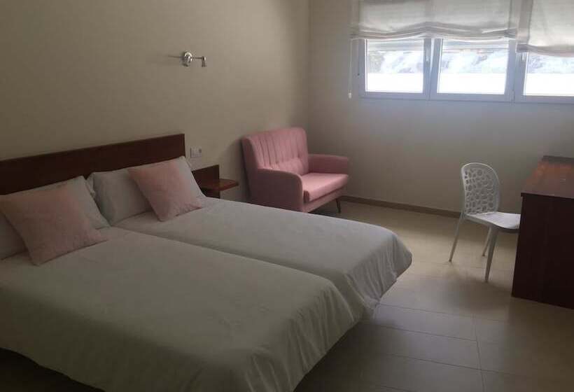 بنسيون Hostal Vendaval