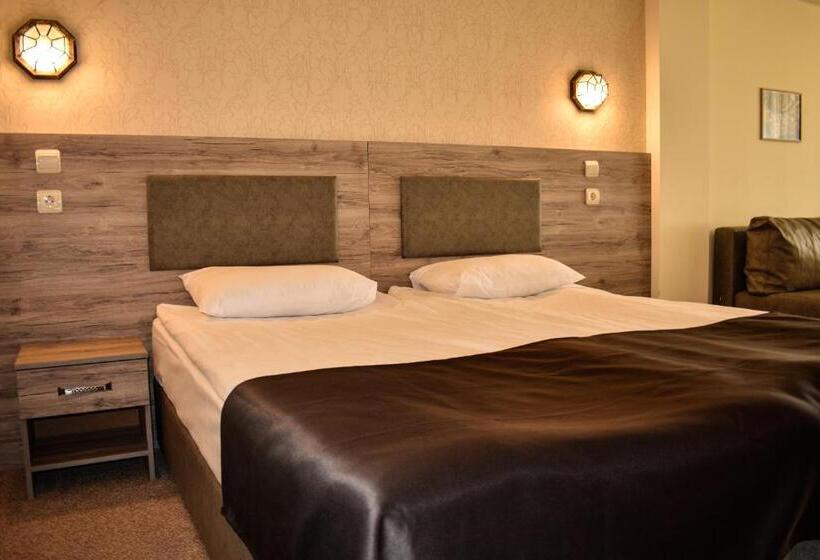استراحتگاه Complex Bolyarsko Selo & Spa