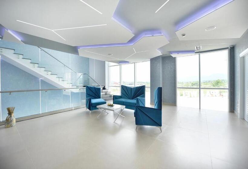 리조트 Luani A Spa & Wellness Center