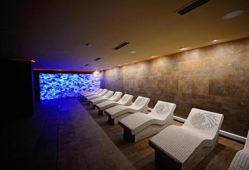 استراحتگاه Luani A Spa & Wellness Center