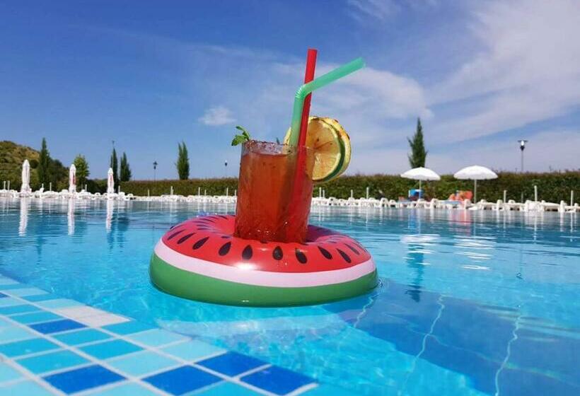 리조트 Luani A Spa & Wellness Center