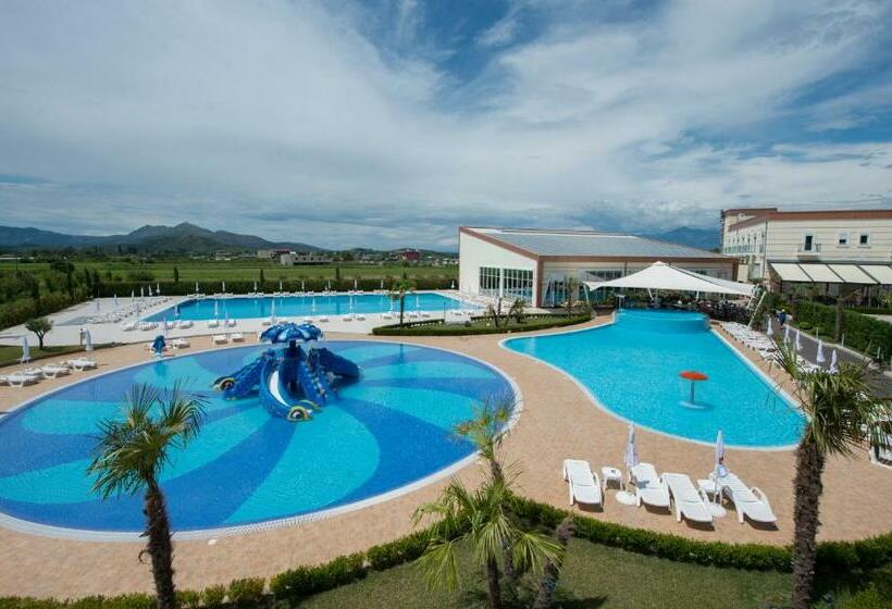 리조트 Luani A Spa & Wellness Center