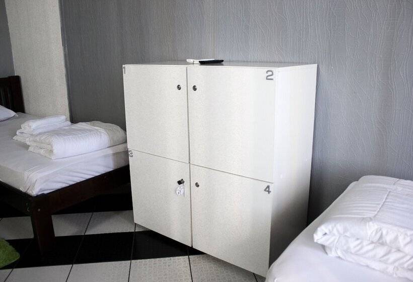 Zipper House   Hostel