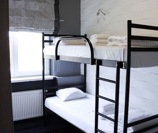 Zipper House   Hostel