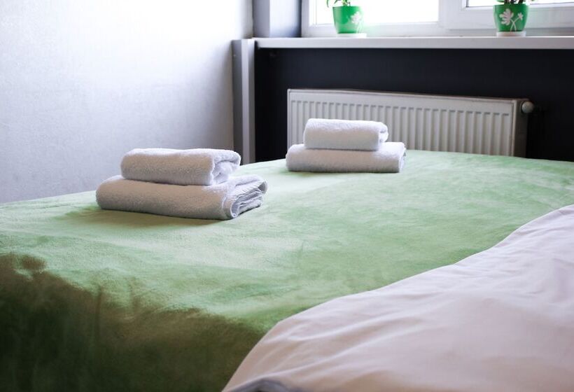 Zipper House   Hostel