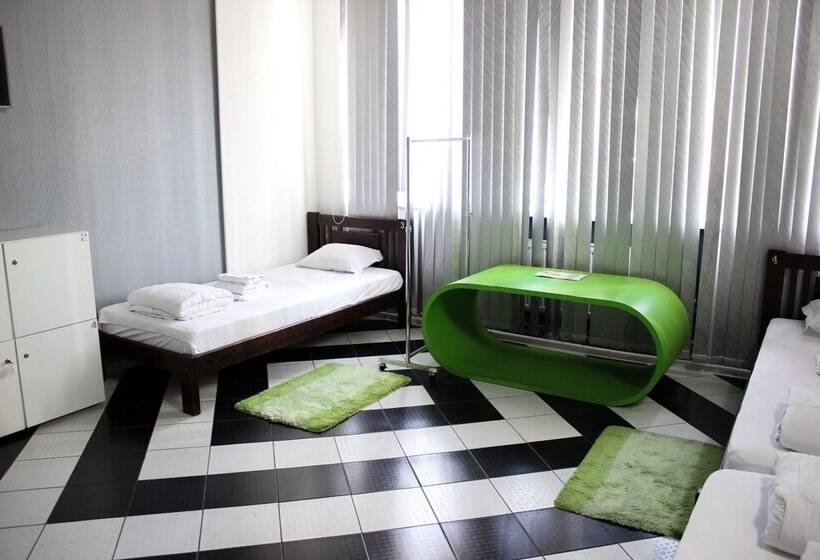 Zipper House   Hostel