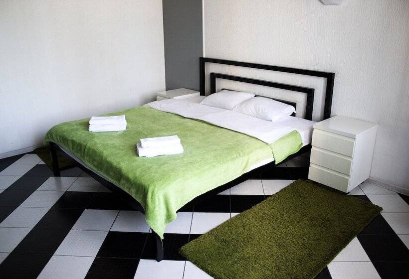 Zipper House   Hostel