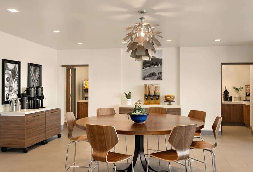 فندق La Quinta By Wyndham San Luis Obispo