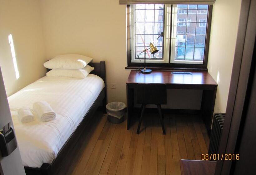 בית מלון כפרי West Court  Jesus College