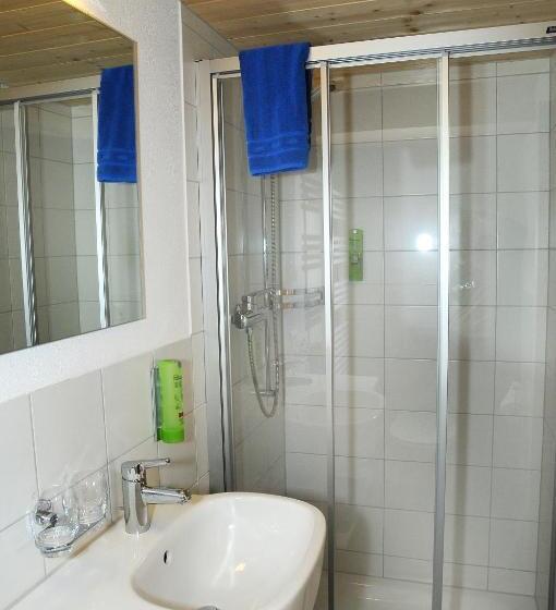 بنسيون Berggasthaus Gemsli