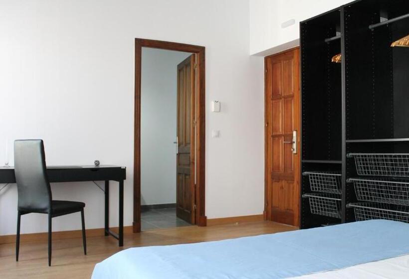 بنسيون Hospederia 1881