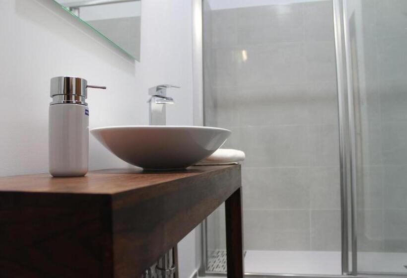 بنسيون Hospederia 1881