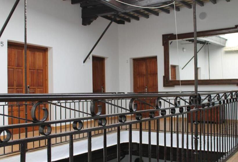 بنسيون Hospederia 1881