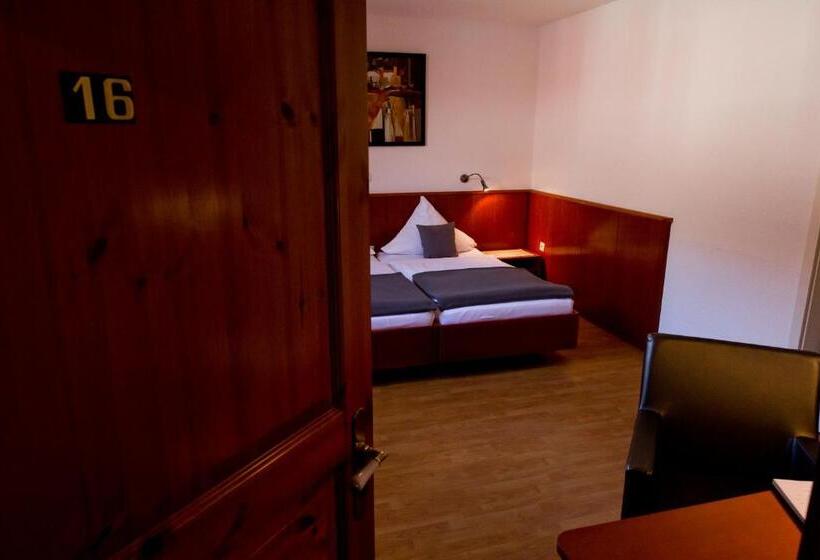 Общежитие Kleines Hotel Westhus