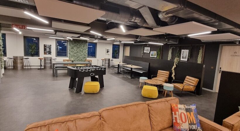 Auberge De Jeunesse Charleroi Youth Hostel
