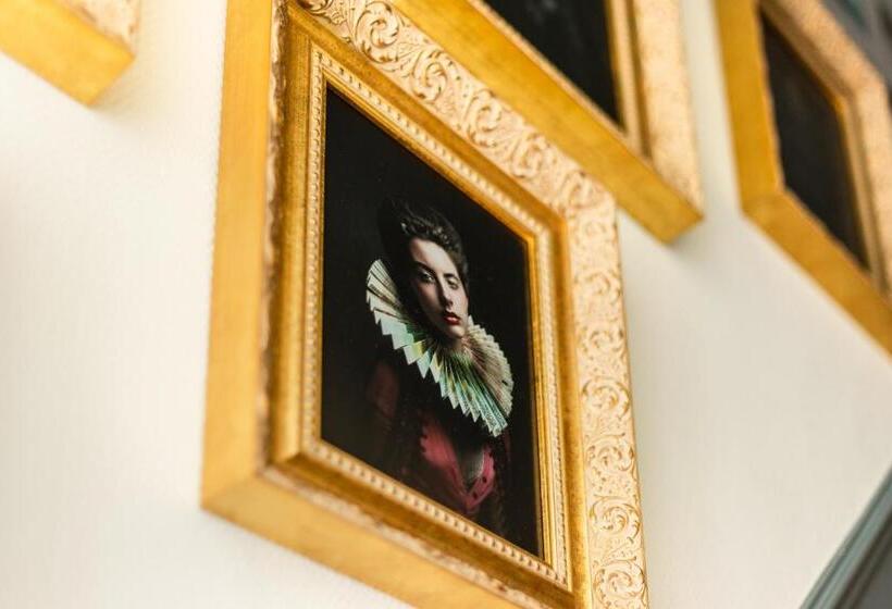 تختخواب و صبحانه Canal Wow Suites Amsterdam