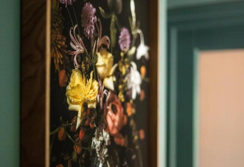 تختخواب و صبحانه Canal Wow Suites Amsterdam