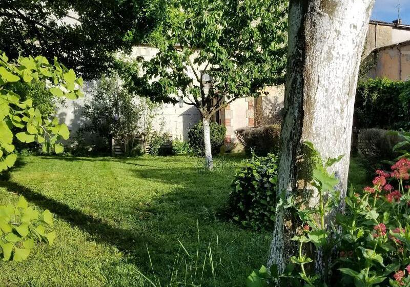 مبيت وإفطار La Maison Blanche