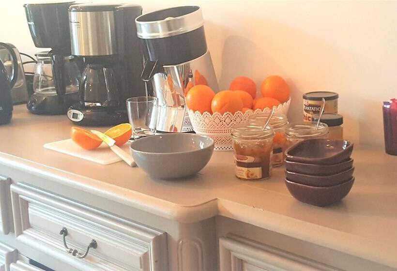 مبيت وإفطار La Maison Blanche