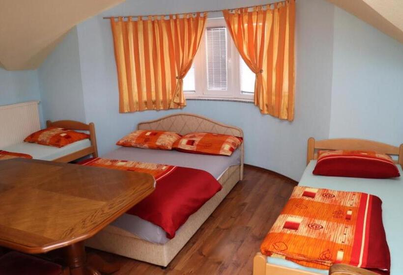 تختخواب و صبحانه Rooms & Apartment Jozić