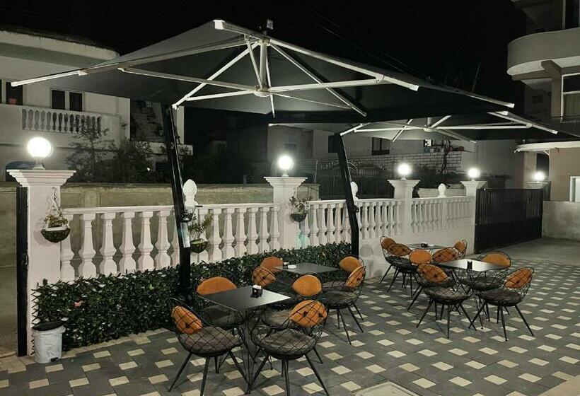 בית מלון כפרי Vila Dedej