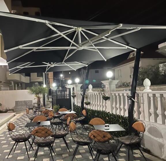 בית מלון כפרי Vila Dedej