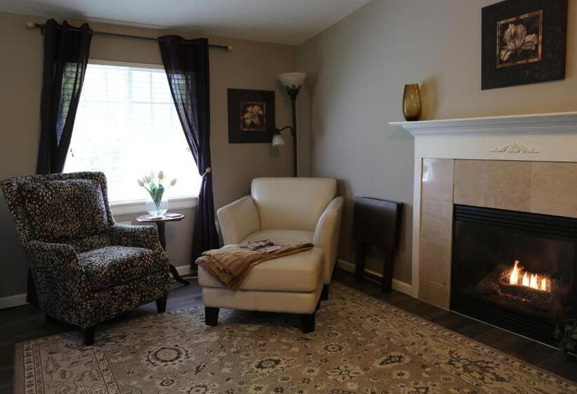 Martha's Vineyard B & B