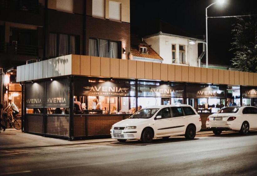 پانسیون Restaurant & Apartments & Rooms Avenia