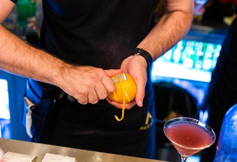 پانسیون Restaurant & Apartments & Rooms Avenia