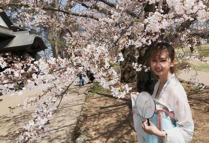 פנסיון Guest House Chara