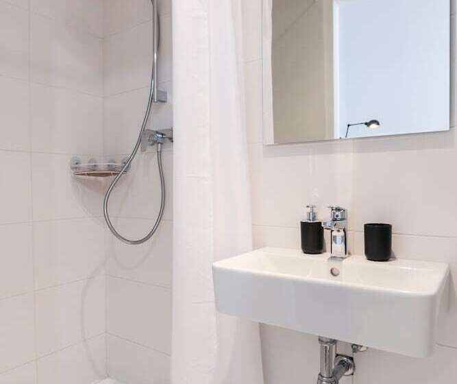 پانسیون House Of Pomegranates