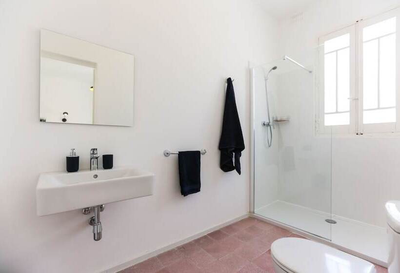 پانسیون House Of Pomegranates