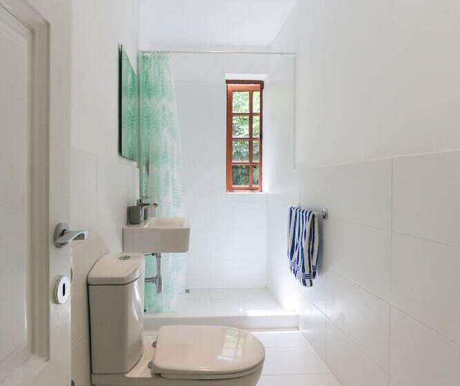 پانسیون House Of Pomegranates