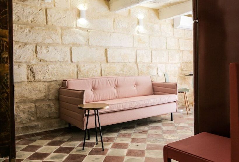 پانسیون House Of Pomegranates