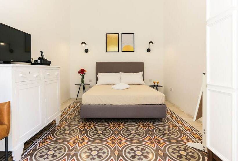 پانسیون House Of Pomegranates