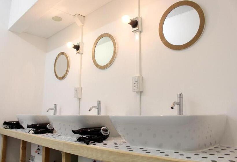 פנסיון Iruka Hostel