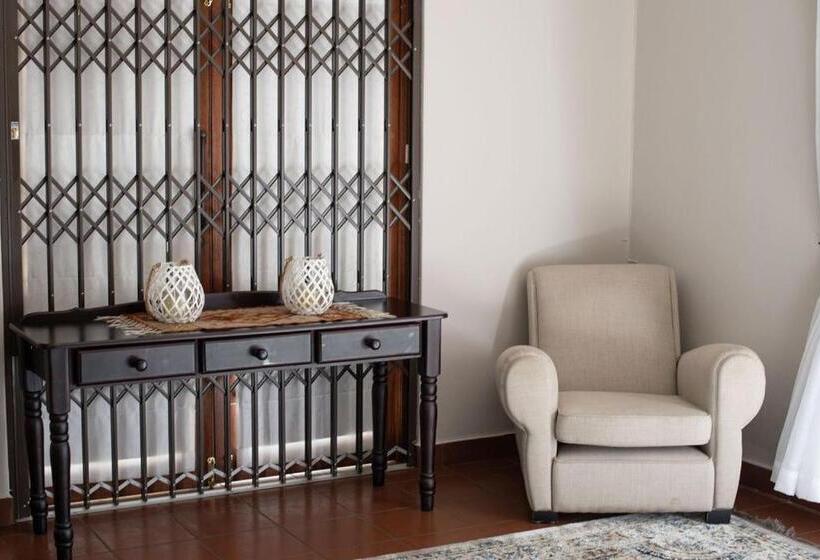 ペンション Micasa Sucasa Guesthouse