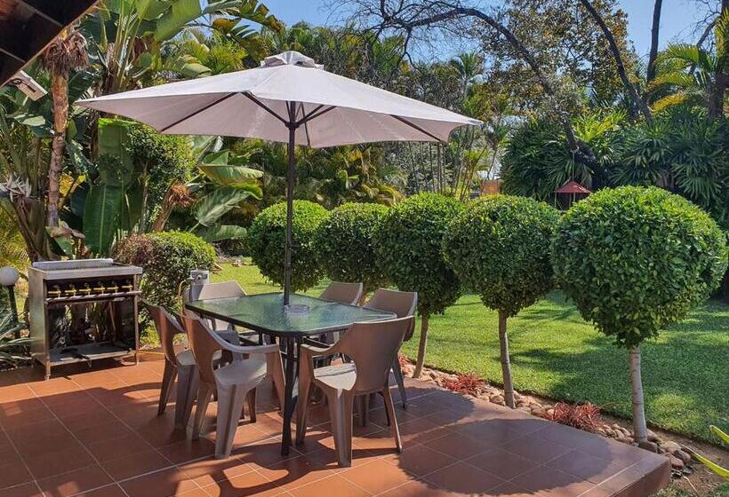 ペンション Micasa Sucasa Guesthouse