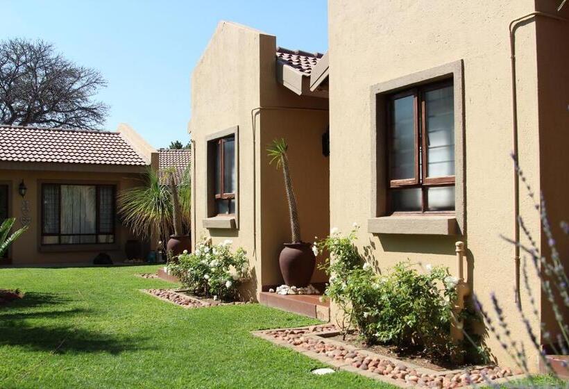 ペンション Micasa Sucasa Guesthouse