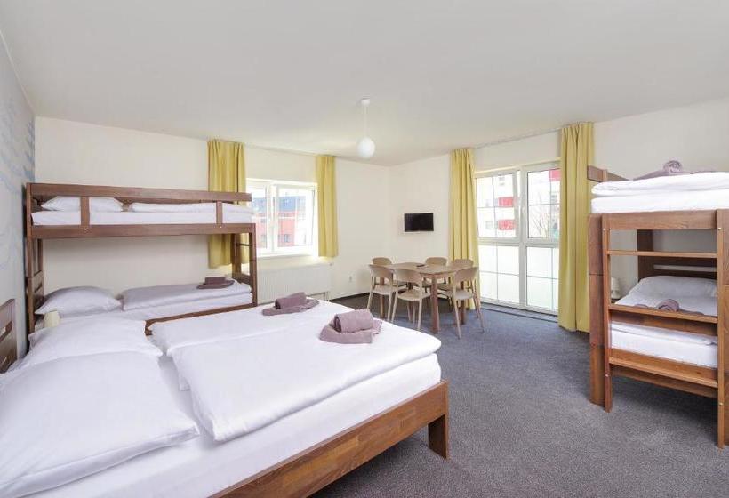 펜션 Penzion Lesni