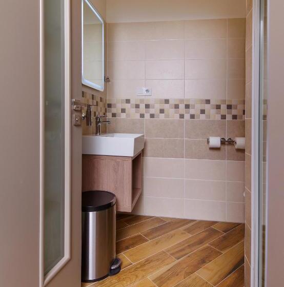 펜션 Penzion Lesni