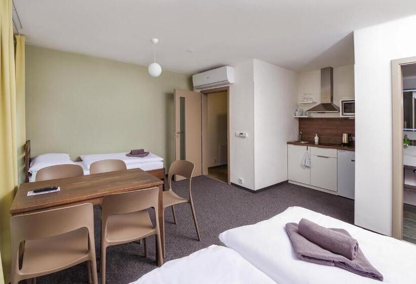 펜션 Penzion Lesni