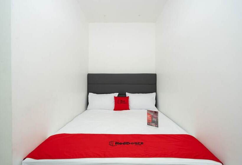 膳宿费 Reddoorz Plus @ Danau Sunter Utara