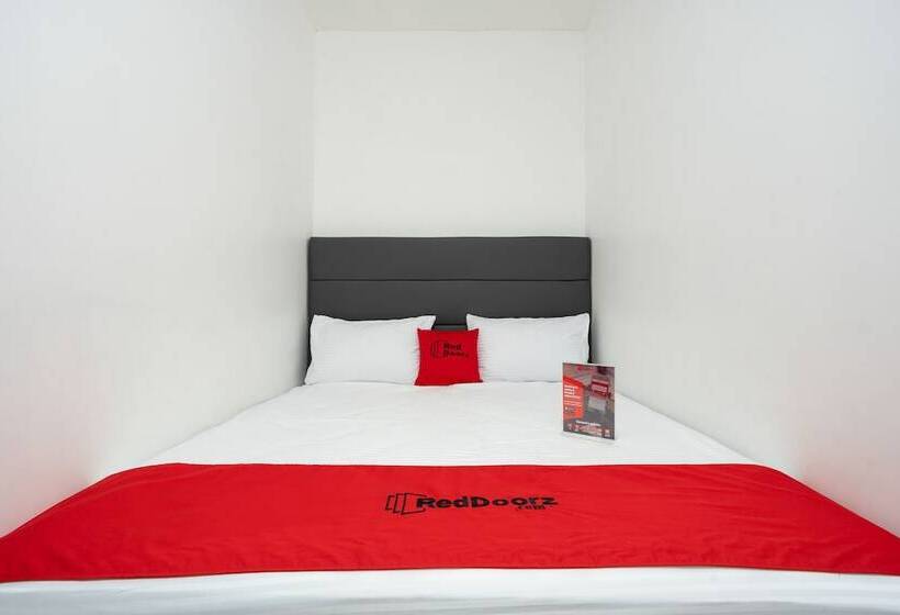 膳宿费 Reddoorz Plus @ Danau Sunter Utara