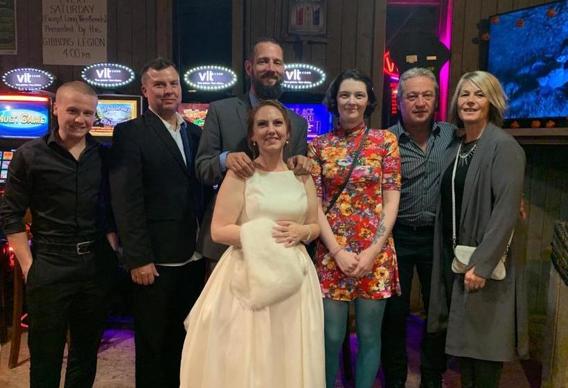 Gibbons Hotel & Tavern