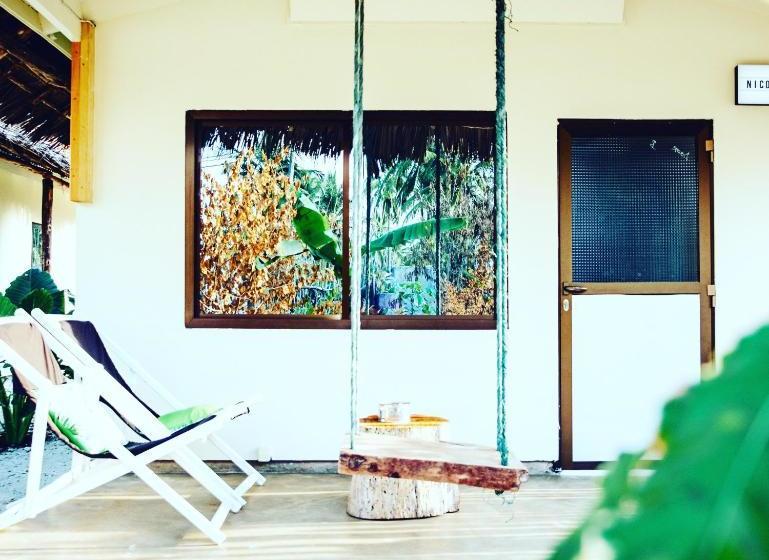 בית מלון כפרי B4 Beach Club