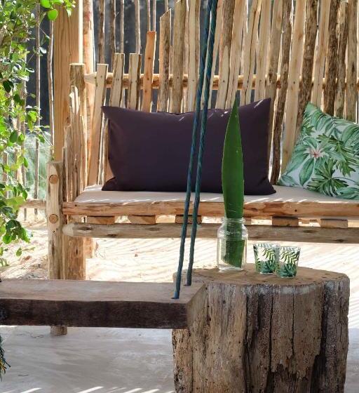 בית מלון כפרי B4 Beach Club