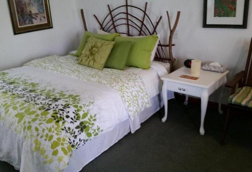 בית מלון כפרי Bay Port Lodging