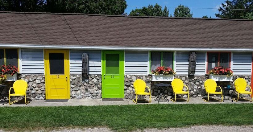 בית מלון כפרי Bay Port Lodging